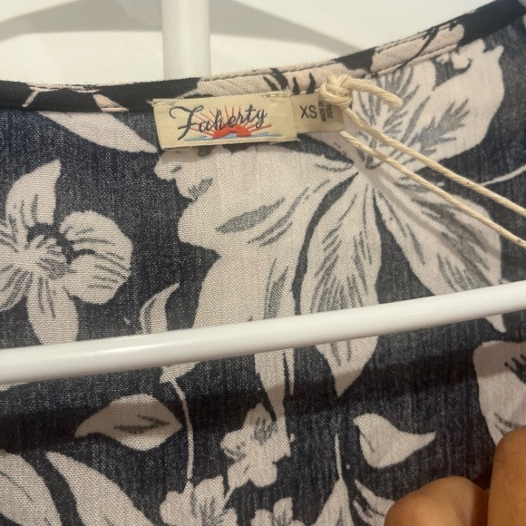 Faherty Black and White Sheath Maxi Dress with Puff Sleeves - Picture 3 of 10